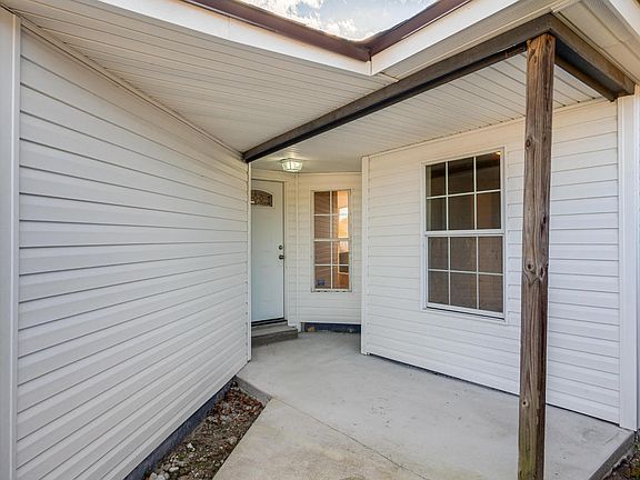 2nd image of 12340 Sondra Cove Trl N