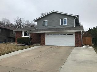 1140 Cobblestone Dr, Lincoln, NE 68510
