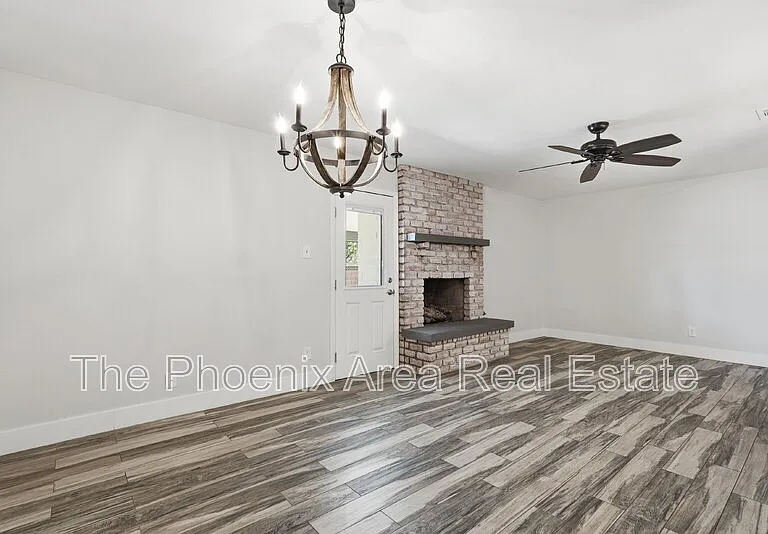 447 E Carson Dr — Photo 14