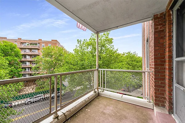 Sold by Century 21 American Homes | media 11