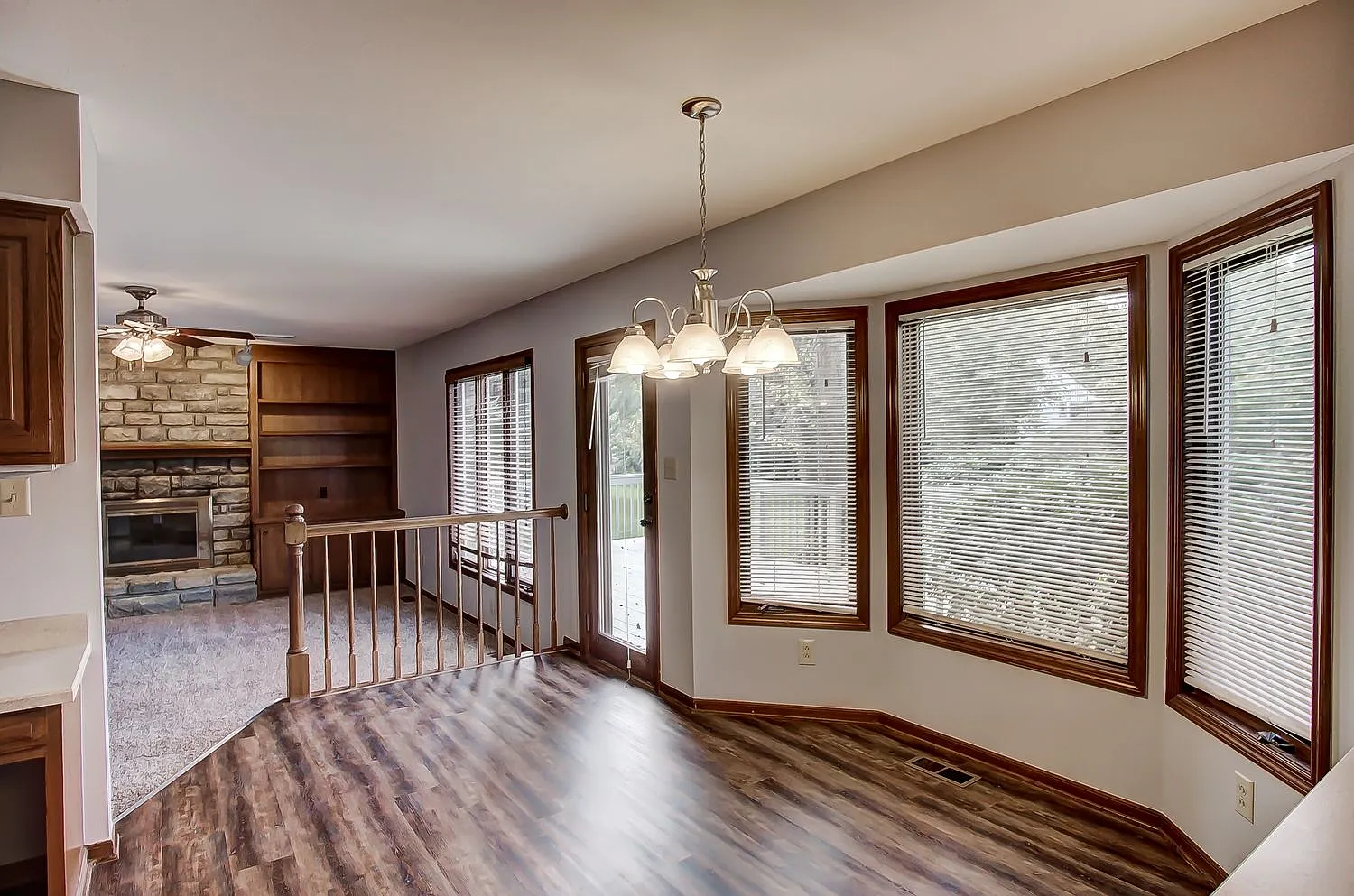 4 bed, 2.5 bath, 2573 sqft, $3,000 — Photo 2