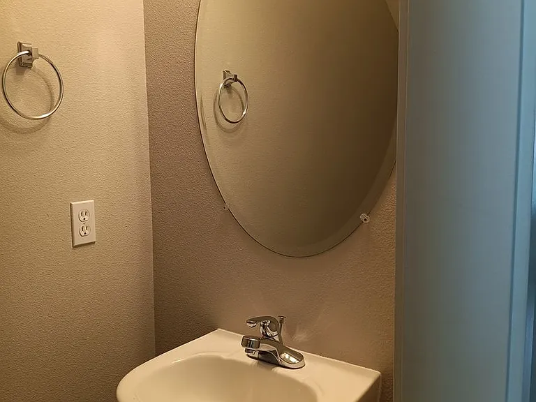652 Jasmine Cir — Photo 11