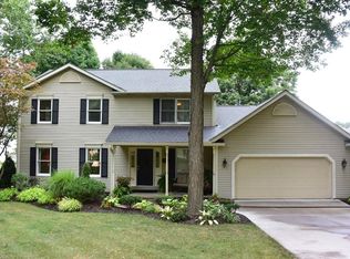 2896 Valley Rd, Cuyahoga Falls, OH 44223