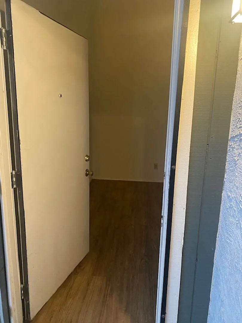 3900 El Potrero Lane #12 - Apartment — Photo 4