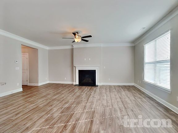 3rd image of 225 Highview Dr