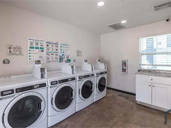 313 Rolston Rd, Irving, TX 75060