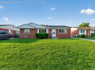 34624 Michelle Dr, Romulus, MI 48174