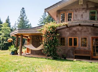 9 Grant Rd, Lasqueti, BC V0R 2J0