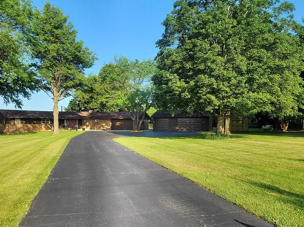12048 N Tower Rd, Byron, IL 61010