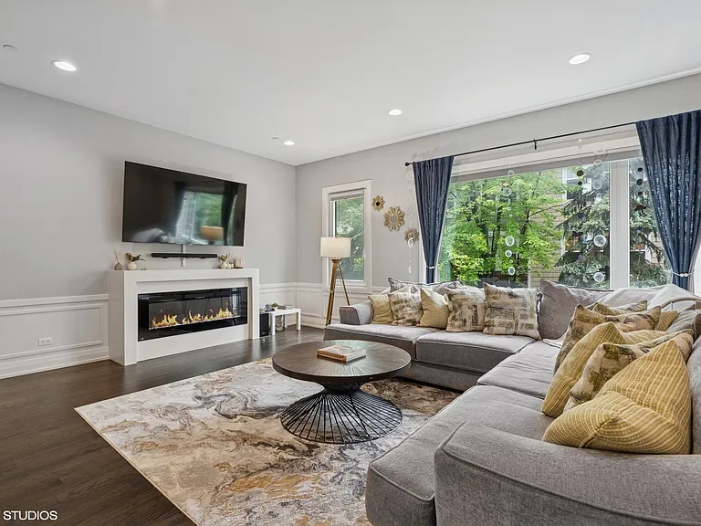 7771 Van Buren St #3 — Photo 4