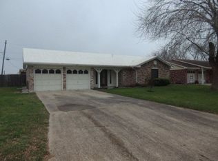 918 Westwood Dr, Port Lavaca, TX 77979