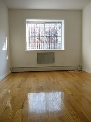 Rented by Robyn Lee, LREB | media 4