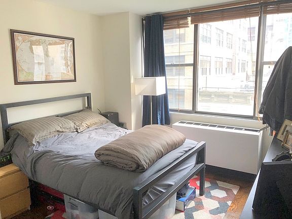 5th image of 301 E 45th St APT 6C
