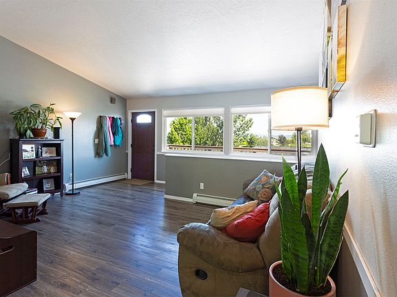 5th image of 3631 Brandon Way