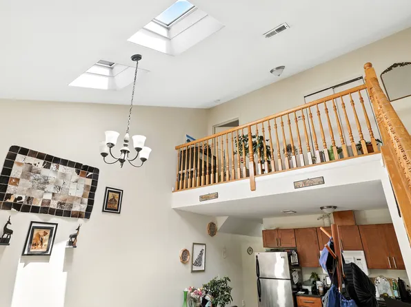 42-19 214th Place image 27 of 44