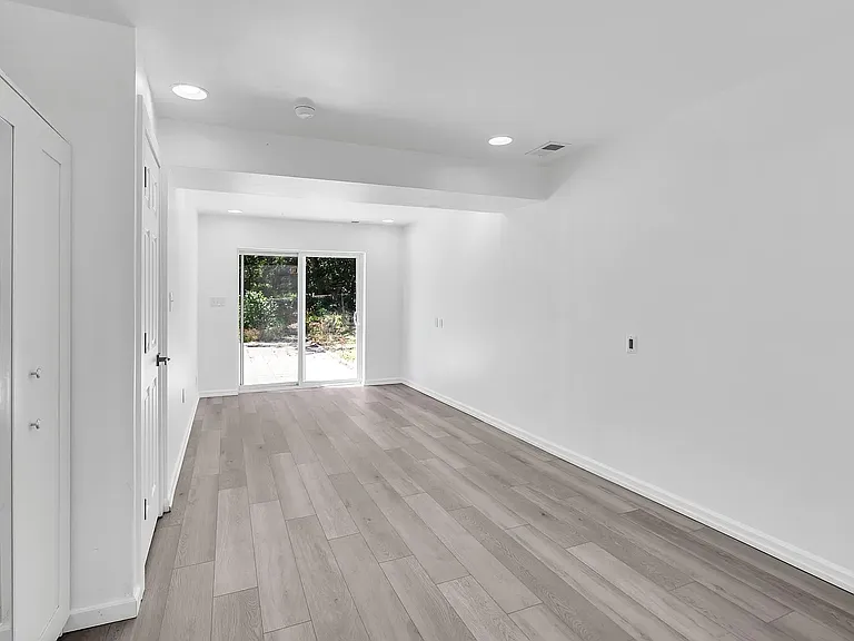 2144 Dover Pines Ave — Photo 8