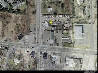 10 Riverhead Rd, Westhampton Beach, NY 11978