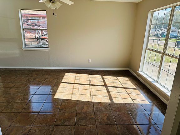 5th image of 5107 Trailwood Dr