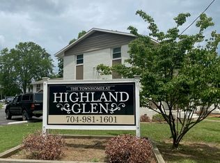 318 Highland St APT 11, Mount Holly, NC 28120
