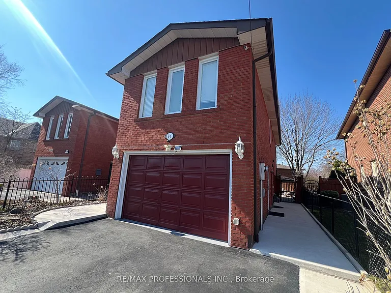 94 Bremen Ln #BASEMENT — Photo 3