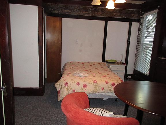 5th image of 512 Packard St APT 2