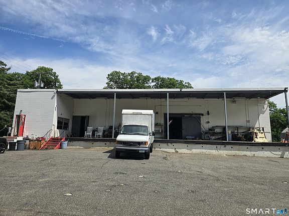 3rd image of 11 Bunker Hill Road