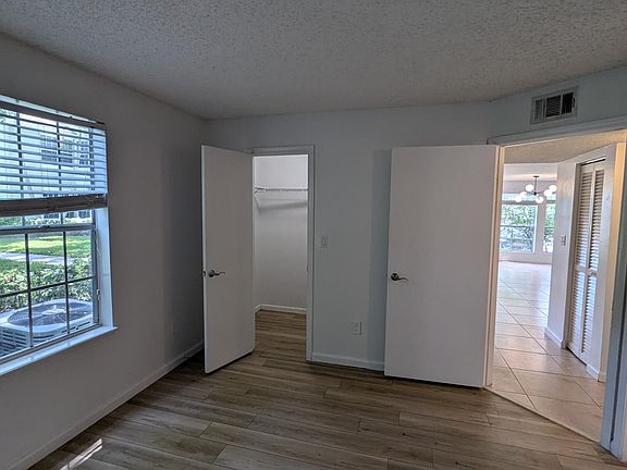 3rd image of 1215 CRYSTAL Way #G