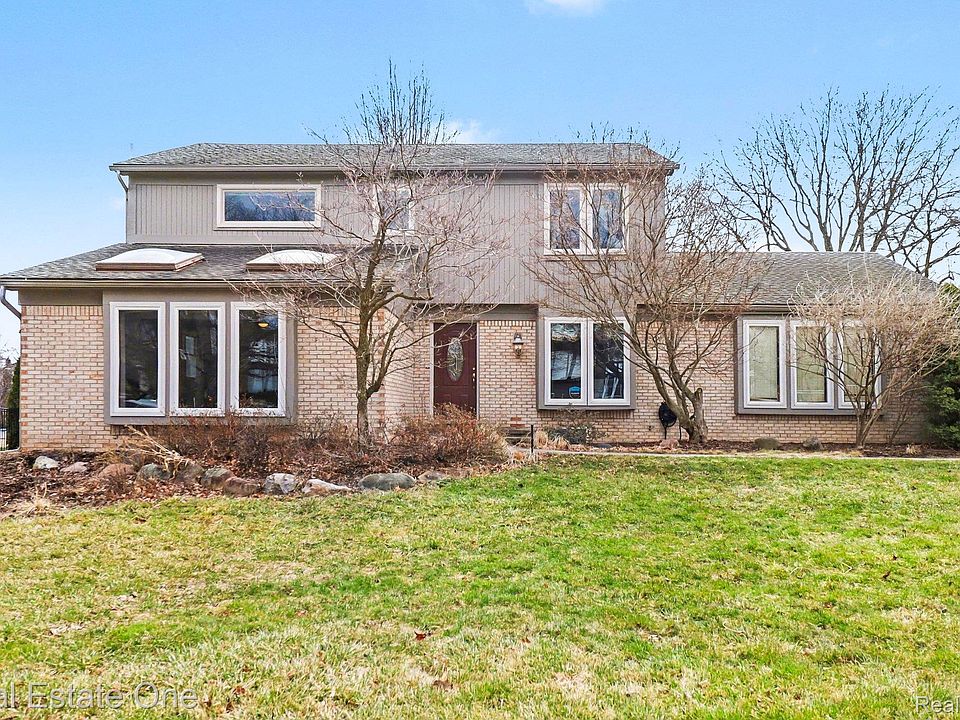 1st image of 22677 Shadowglen Dr