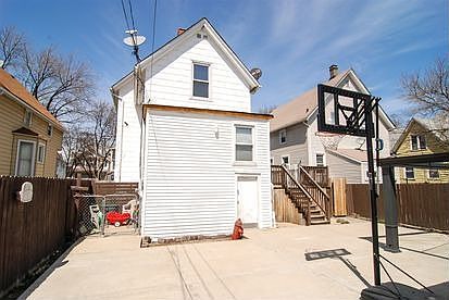 2nd image of 5735 W Erie St