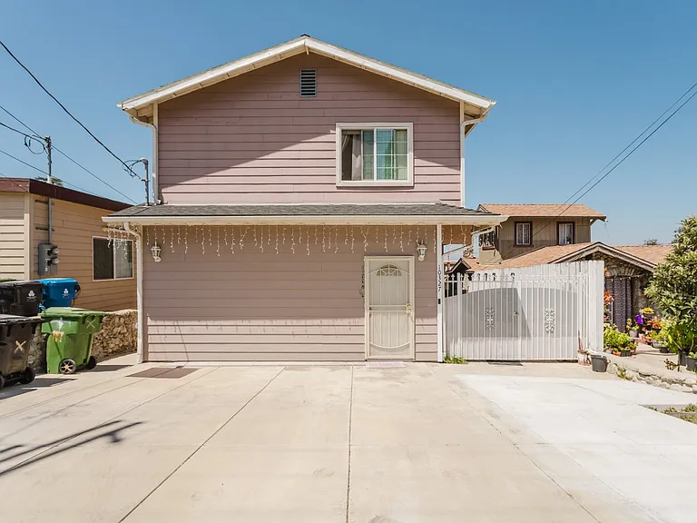 10327 Hillhaven Ave #1/2 — Photo 2