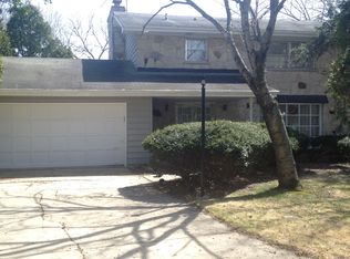 7S081 Quincy Ct, Willowbrook, IL