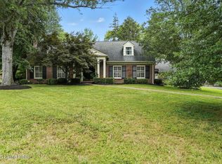 5819 Brittany Woods Cir, Louisville, KY 40222