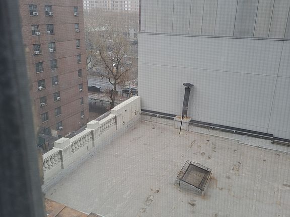 5th image of 216 W 100th St APT 726