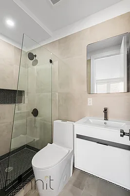 Rented by Rennit Inc. | media 8