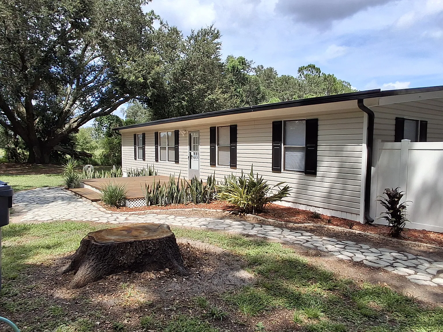3 bed, 1344 sqft, $1,950 — Photo 3