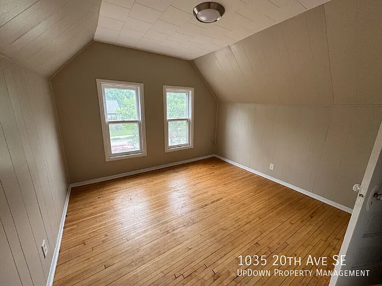 1035 20th Ave SE — Photo 13