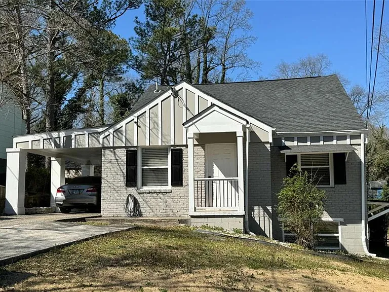 1307 Lorenzo Dr SW #A — Photo 1