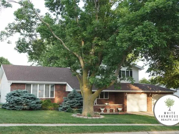 505 Oak Dr, Wayne, NE 68787