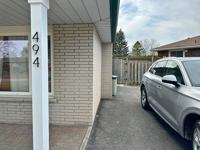 494 Oshawa Blvd N — Photo 16