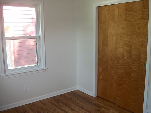 4th image of 14711 Jamestown St