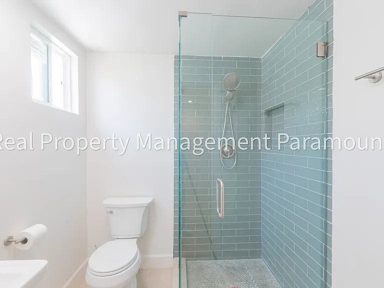 1867 S Redondo Blvd — Photo 34