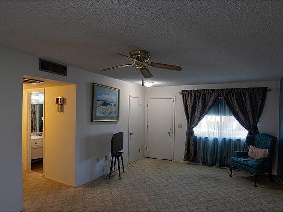 3rd image of 10961 W Santa Fe Dr