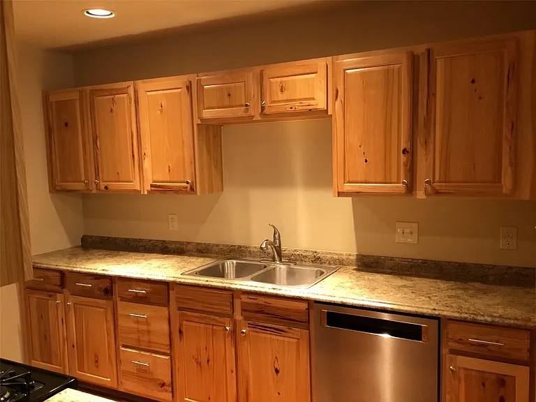 2915 Bushnell Dr — Photo 7
