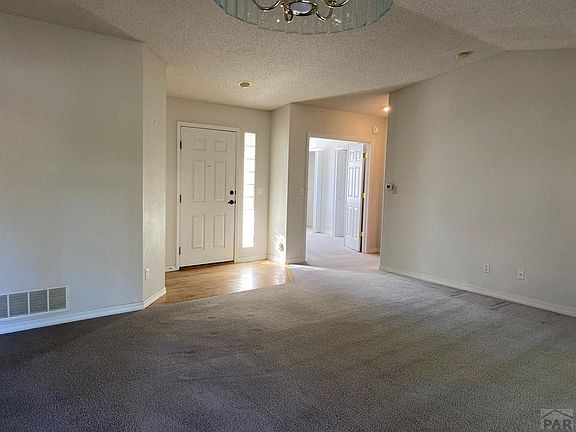 3rd image of 5 Brave Eagle Ct