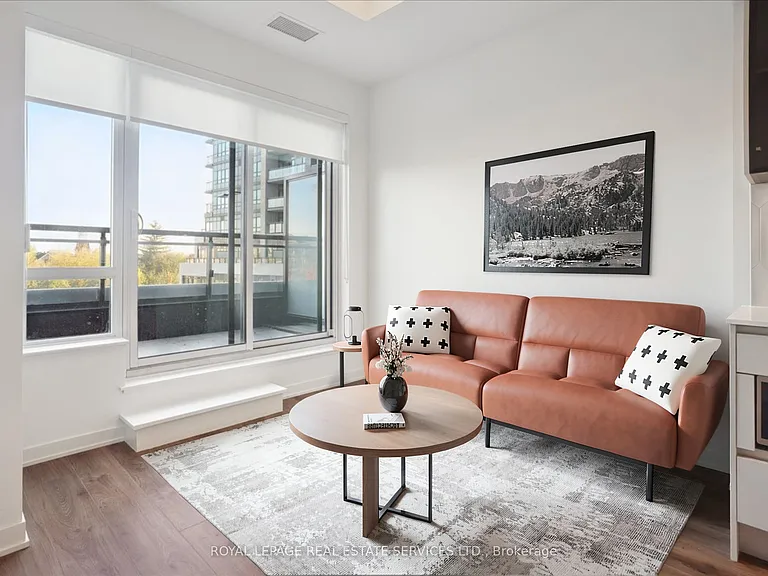 395 Dundas St W #239 — Photo 2