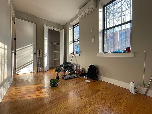 3rd image of 11-03 36th Ave #1