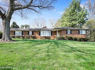 8905 Garfield Dr, Gaithersburg, MD