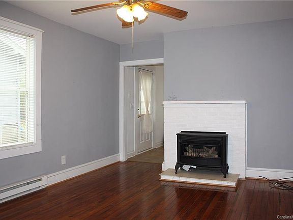 4th image of 130 Half Circle Ln