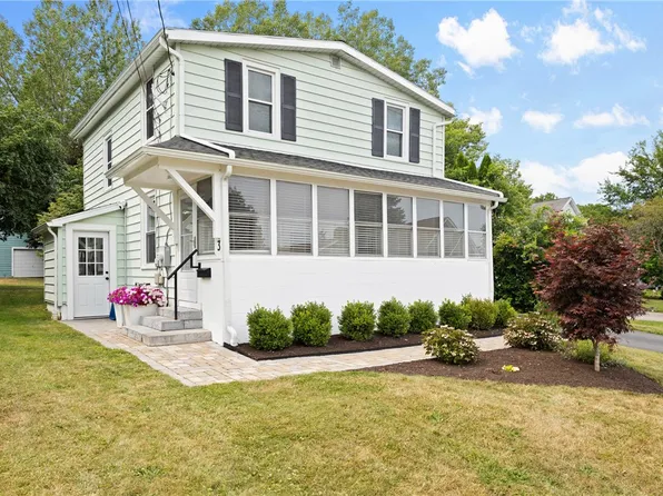 3 Monroe St, Fairport, NY 14450