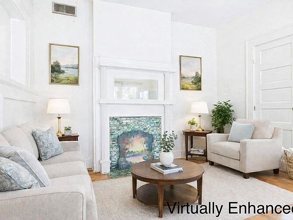 4th image of 611 W Green St